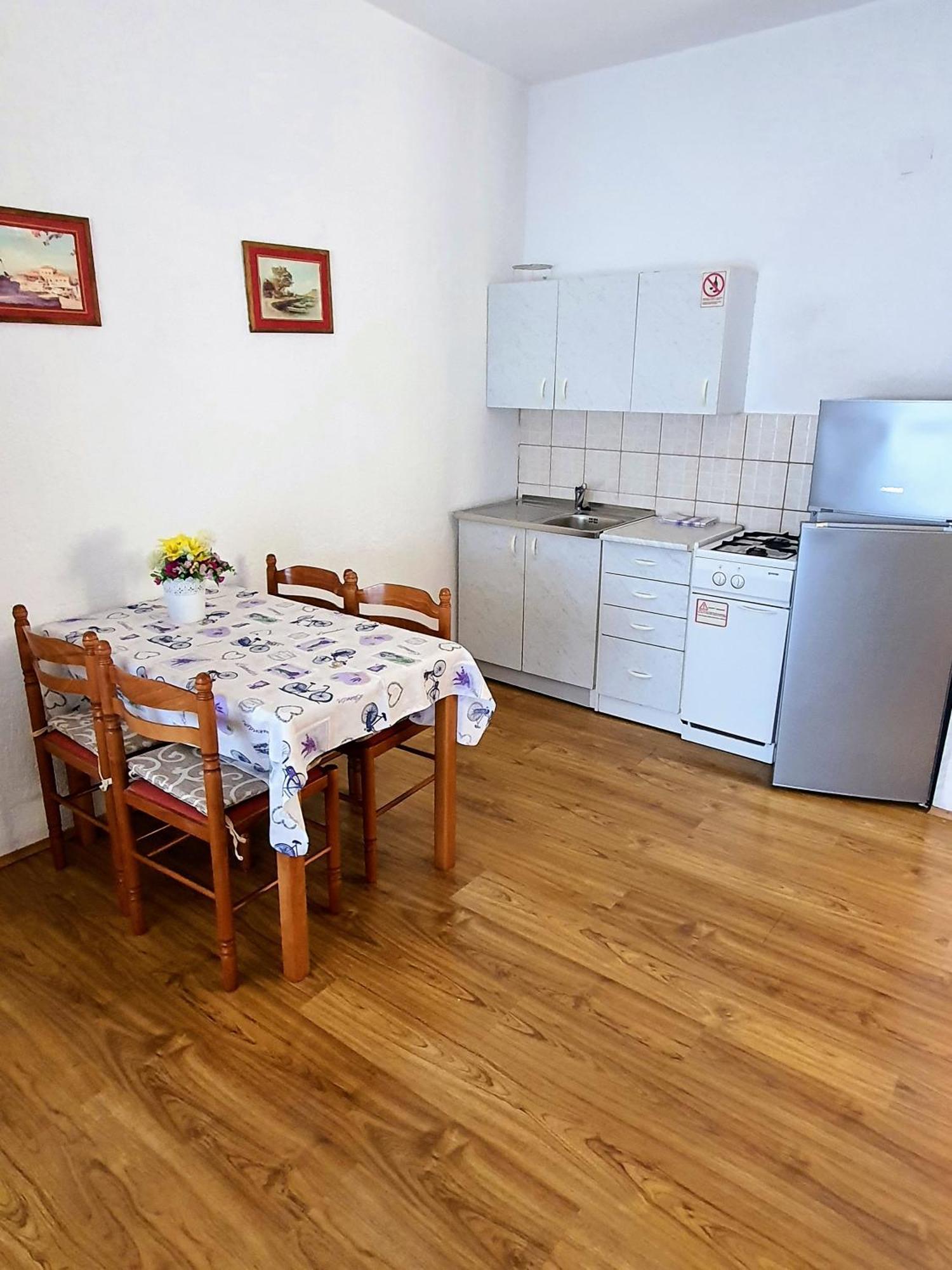 Apartments - Buffet 2B Sveti Juraj Pokoj fotografie